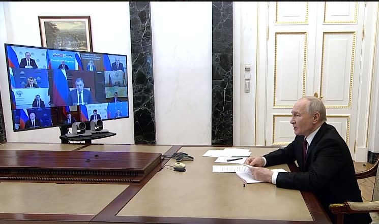 Путин: Киев пытается повлиять на энергоресурсы и туристический сезон в России