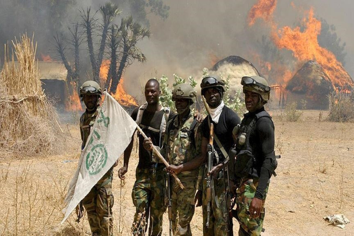 Nigeriyada qorxunc hadisə: Qadını küçədə diri-diri yandırdılar