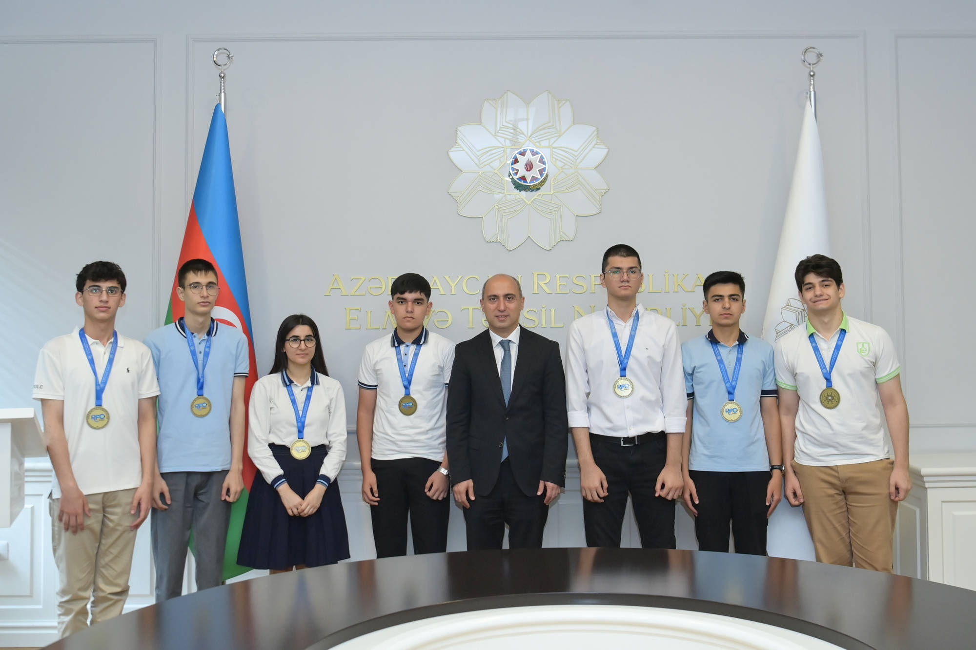 Nazir Respublika Fənn Olimpiadalarının qaliblərini qəbul edib