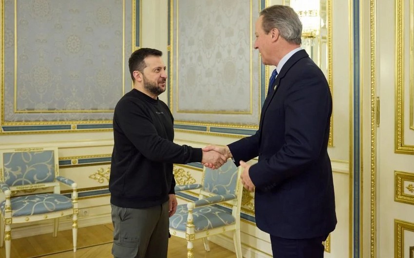 Zelensky holds talks with UK foreign secretary in Kyiv
