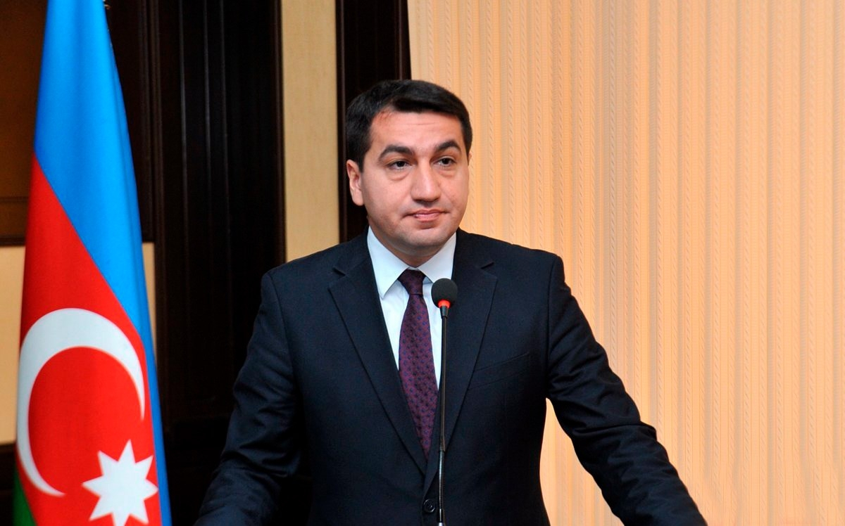 Hikmət Hacıyev Makronun müşaviri ilə MÜZAKİRƏ APARDI
