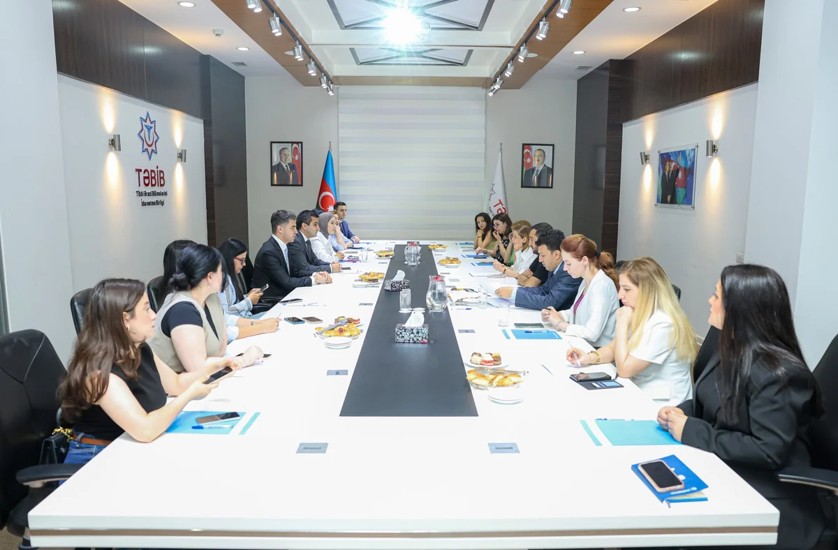 TƏBİB media ilə açıq dialoq formatında görüş keçirib - <span class="text-danger">FOTOLAR</span>