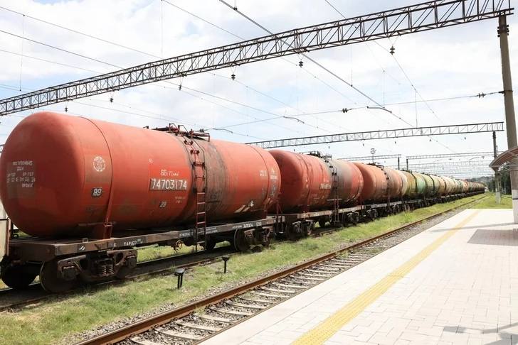 Азербайджан отправил в Армению новую партию нефтепродуктов