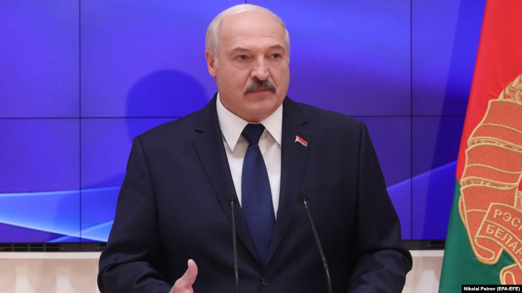 Лукашенко срочно вылетел в Москву