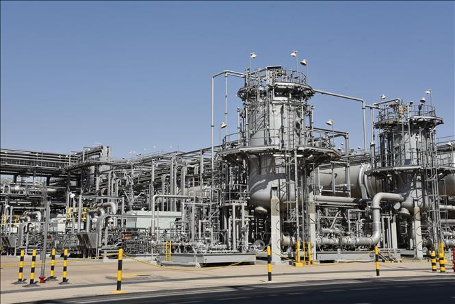 Саудовская Аравия возобновила экспорт нефти через Ормуз