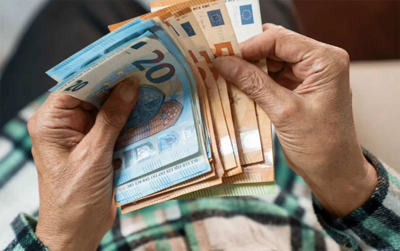Onlar da avroya keçir