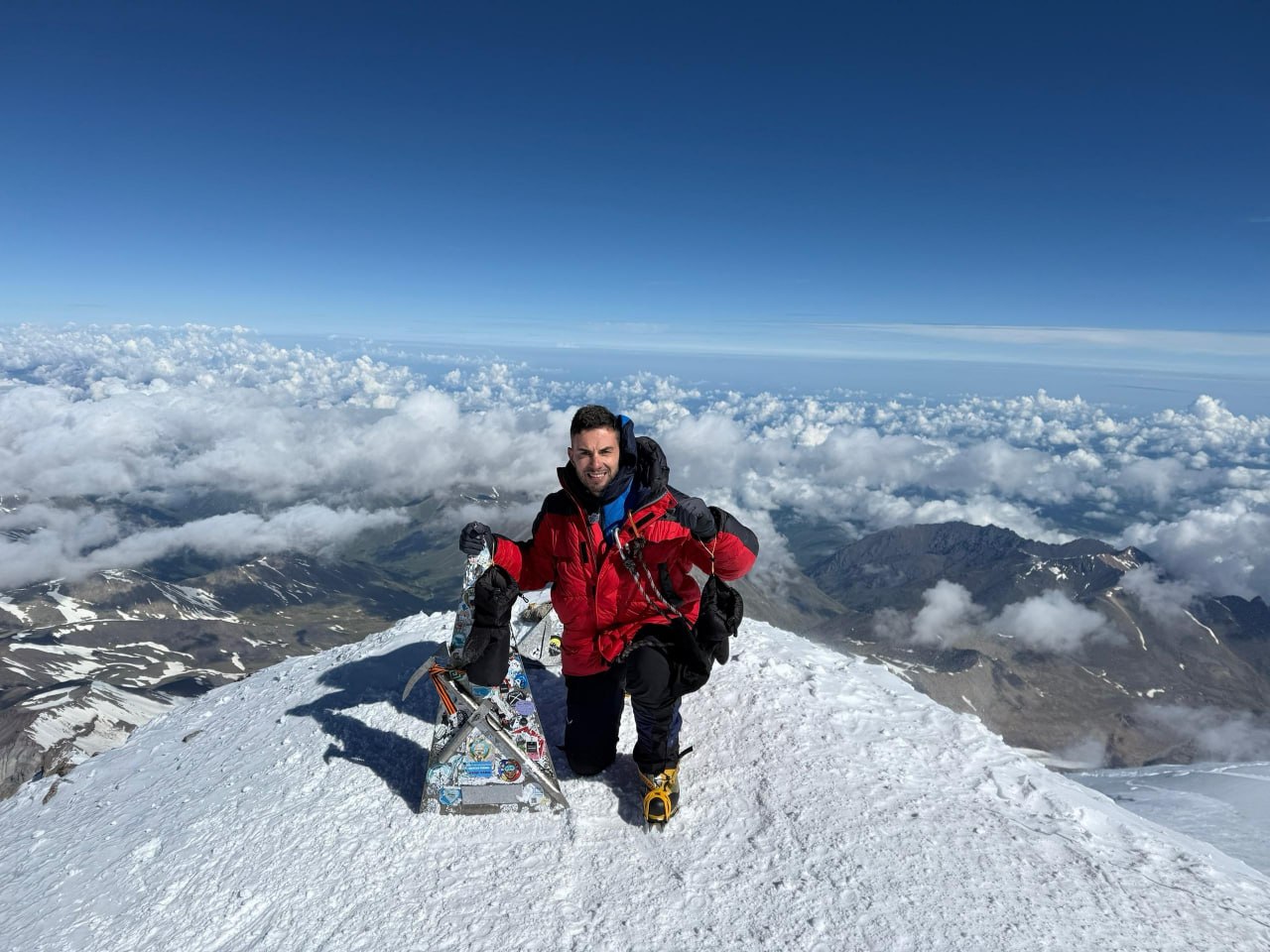 İtaliyalı jurnalist Elbrus zirvəsindən Putinə müraciət edib