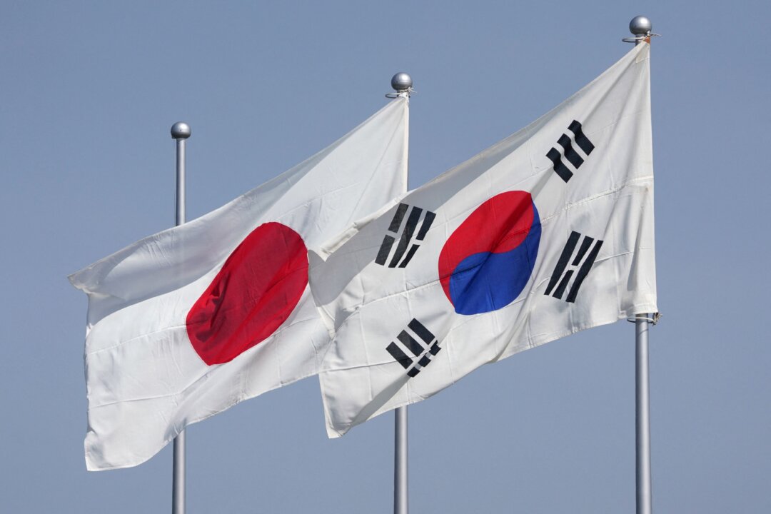 South Korea, Japan agree to deepen defense exchanges, cooperation