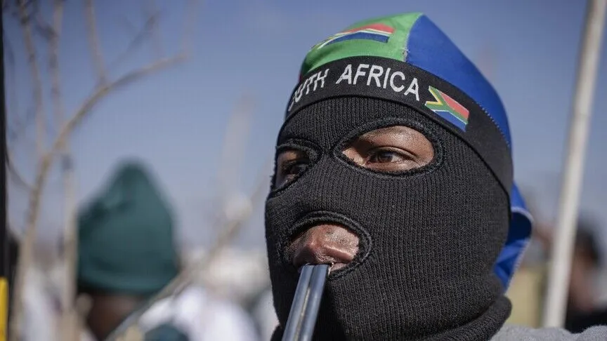 Thousands of African migrants rush to leave South Africa ahead of June 30 anti-immigrants 'deadline'