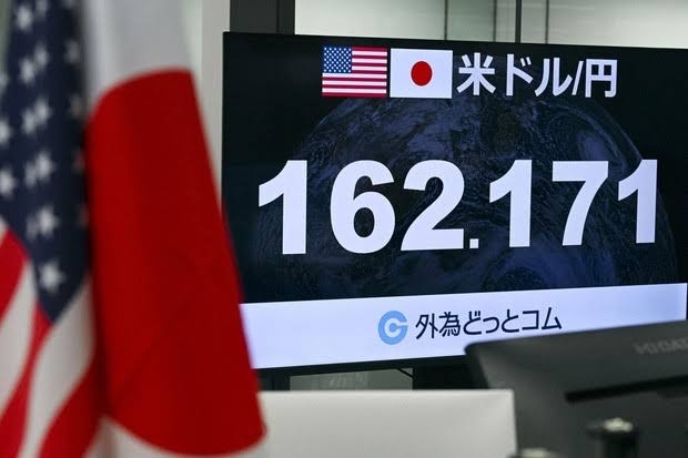 Japanese Yen Hits 39-Year Low Amid US Rate Concerns