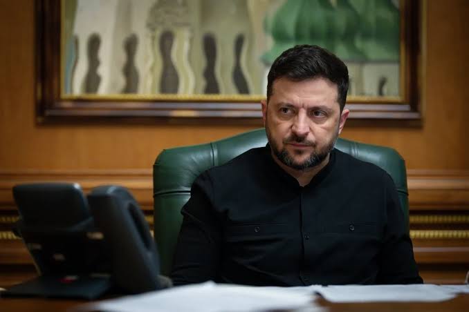 Зеленский: <span class="text-danger">"Украина нанесла удар по ЦКС "Дубна" в Московской области"</span>