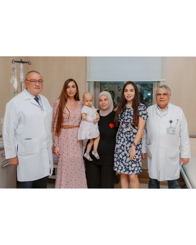 Leyla və Arzu Əliyevalar Milli Onkologiya Mərkəzində olublar <span class="text-danger">- FOTO</span>
