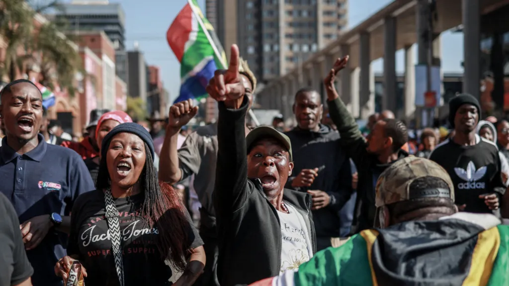 Thousands march across South Africa demanding  migrants to leave