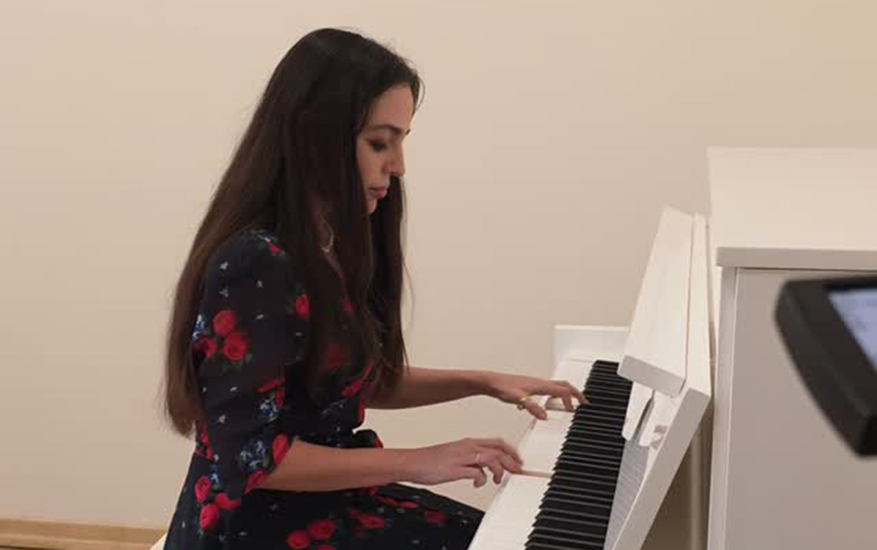 Leyla Əliyevadan pianoda “Söz olmasaydı” - Video