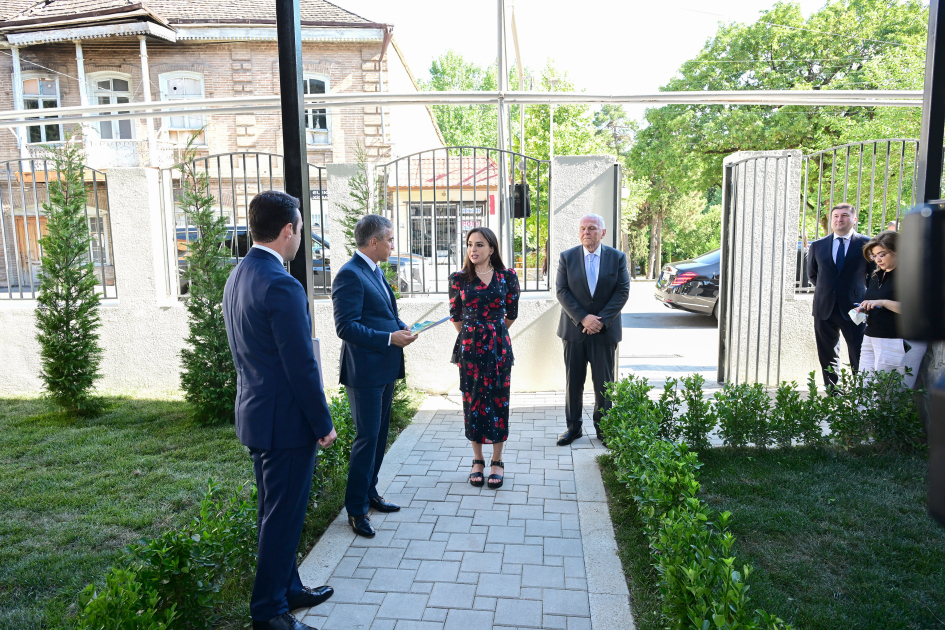 Leyla Əliyeva Şəki Şəhər İncəsənət Məktəbində olub - <span class="text-danger">FOTOLAR</span>