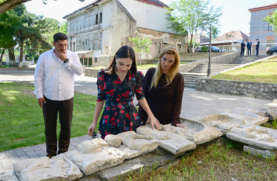 Leyla Əliyeva Şəki şəhərindəki Məhəmməd Füzuli adına parkda olub - FOTOLAR