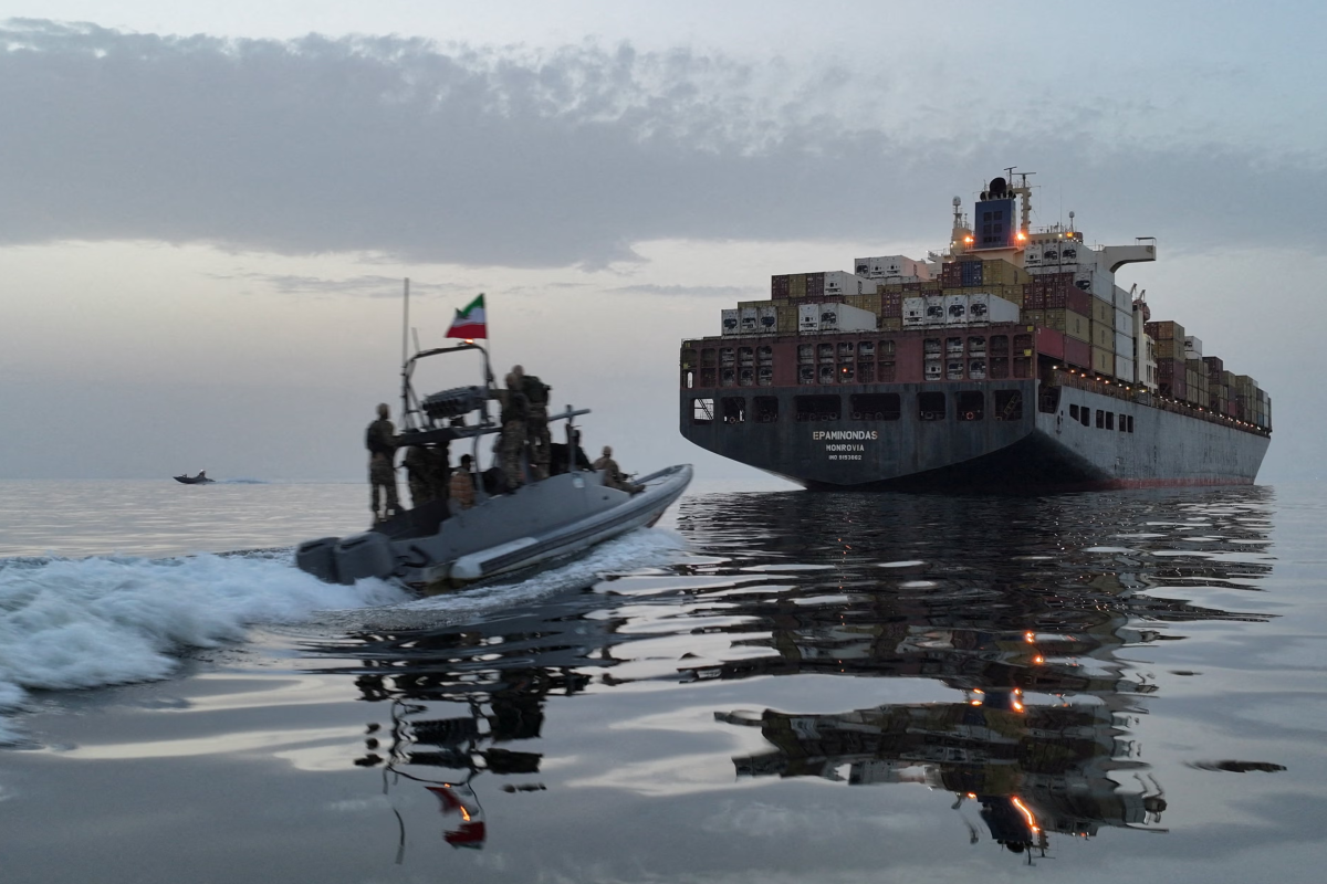 İrandan Hörmüz boğazından keçən tankerlərə XƏBƏRDARLIQ