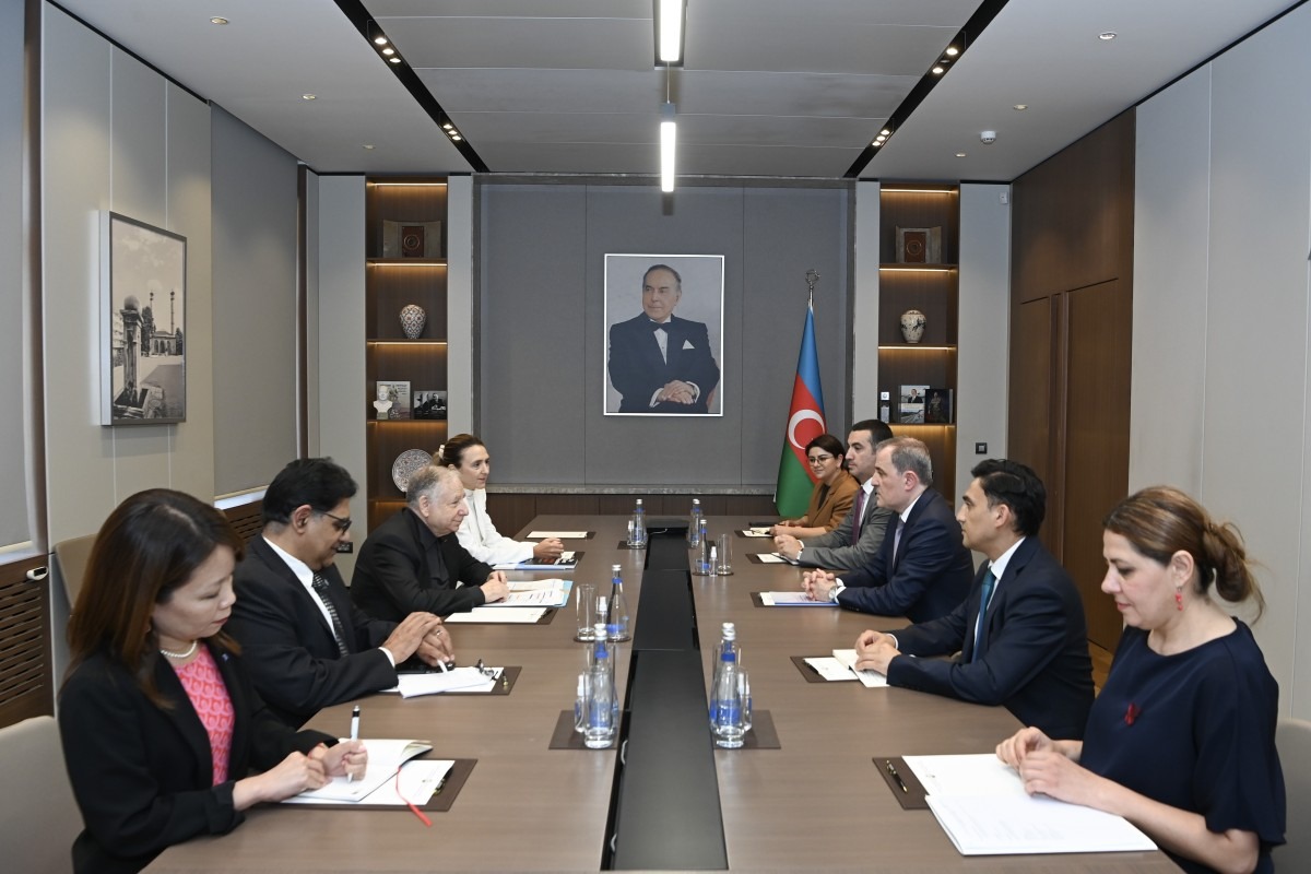 Ceyhun Bayramov BMT Baş katibinin xüsusi elçisi ilə görüşdü