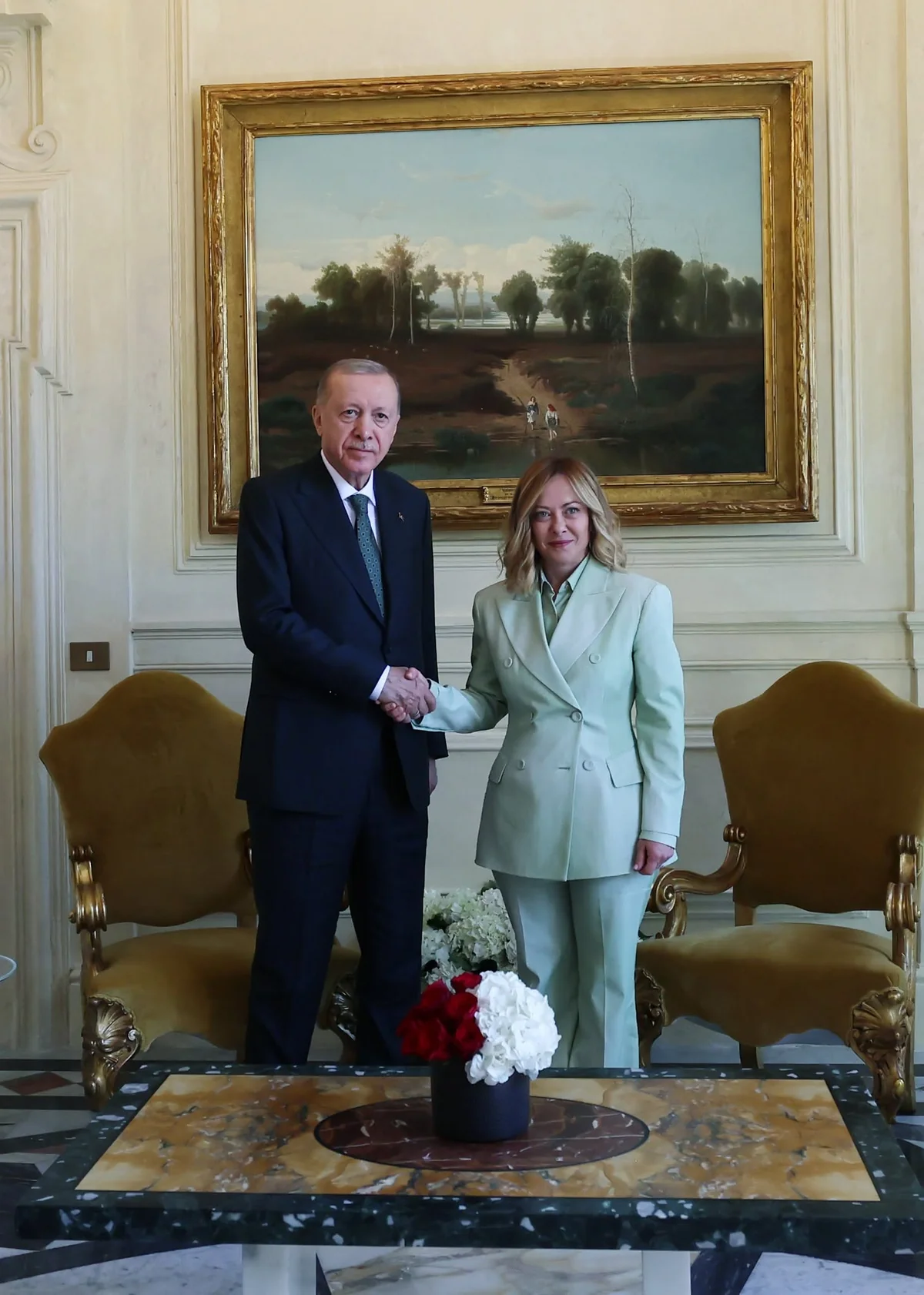 Ərdoğan İtaliyanın Baş naziri ilə regional və qlobal məsələləri müzakirə edib