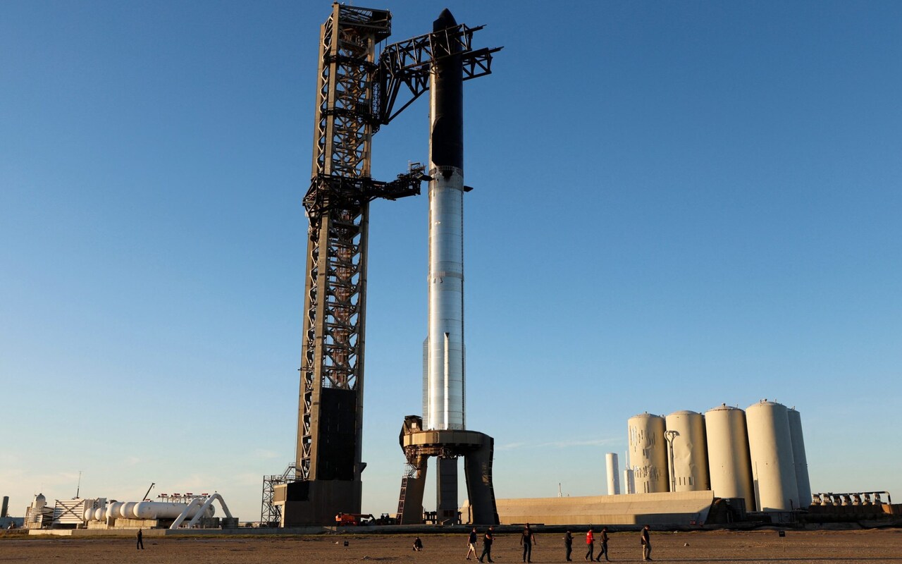 “SpaceX” dünyanın ən böyük raketi hazırlayıb