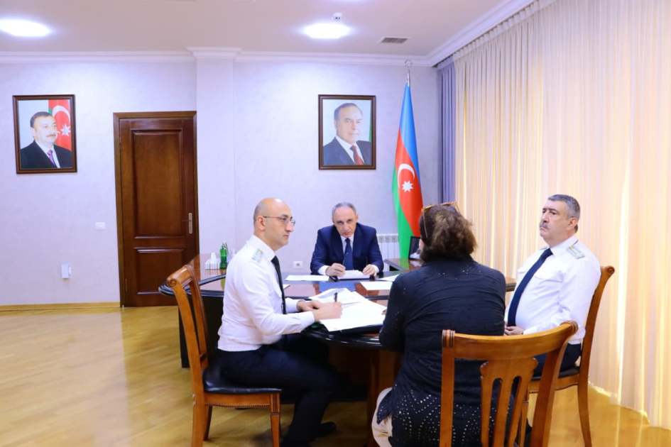 Baş prokuror Xətai rayonunda vətəndaşların müraciətlərini dinləyib