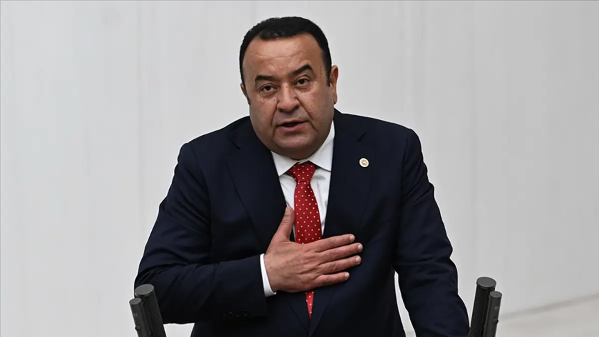 CHP-də daha bir istefa: <span class="text-danger">Adnan Beker partiyadan ayrıldı</span>