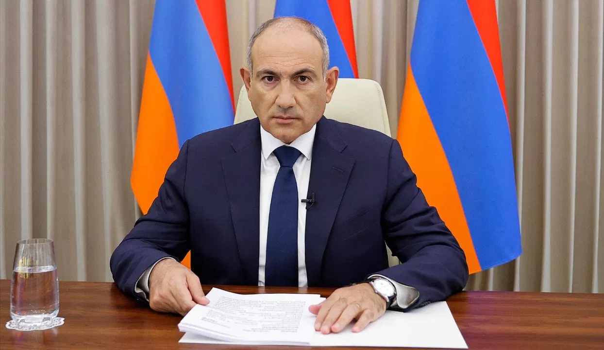 Paşinyan yeni Konstitusiyadan danışdı: <span class="text-danger">BU HALDA...</span>