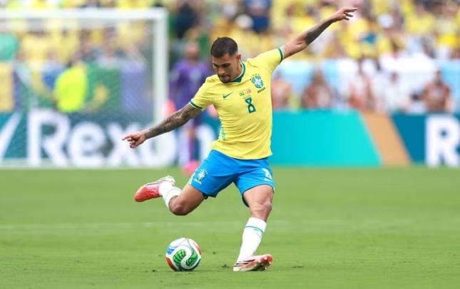 40 il sonra penalti qaçıran ilk braziliyalı oldu