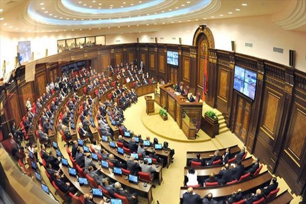 Koçaryanın komandası parlament mandatlarından İMTİNA ETMƏDİ