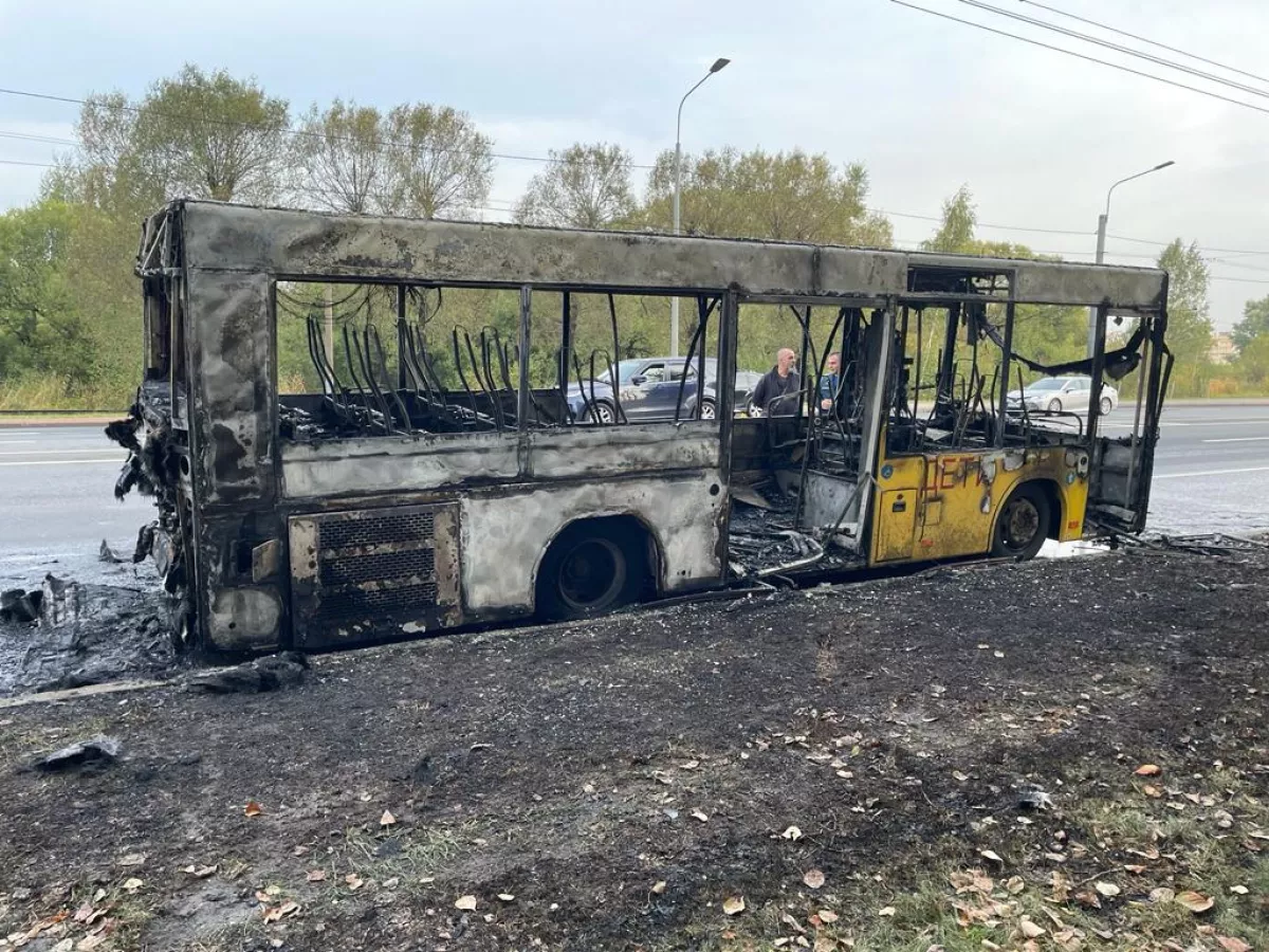 В Баку загорелся пассажирский автобус