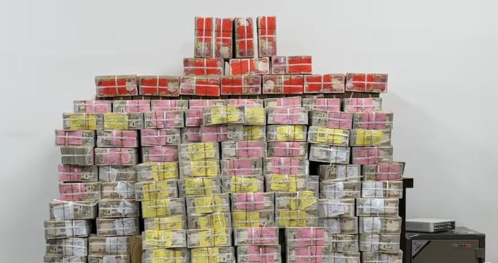 Iraq seizes $20 million hidden in water bottles in corruption probe