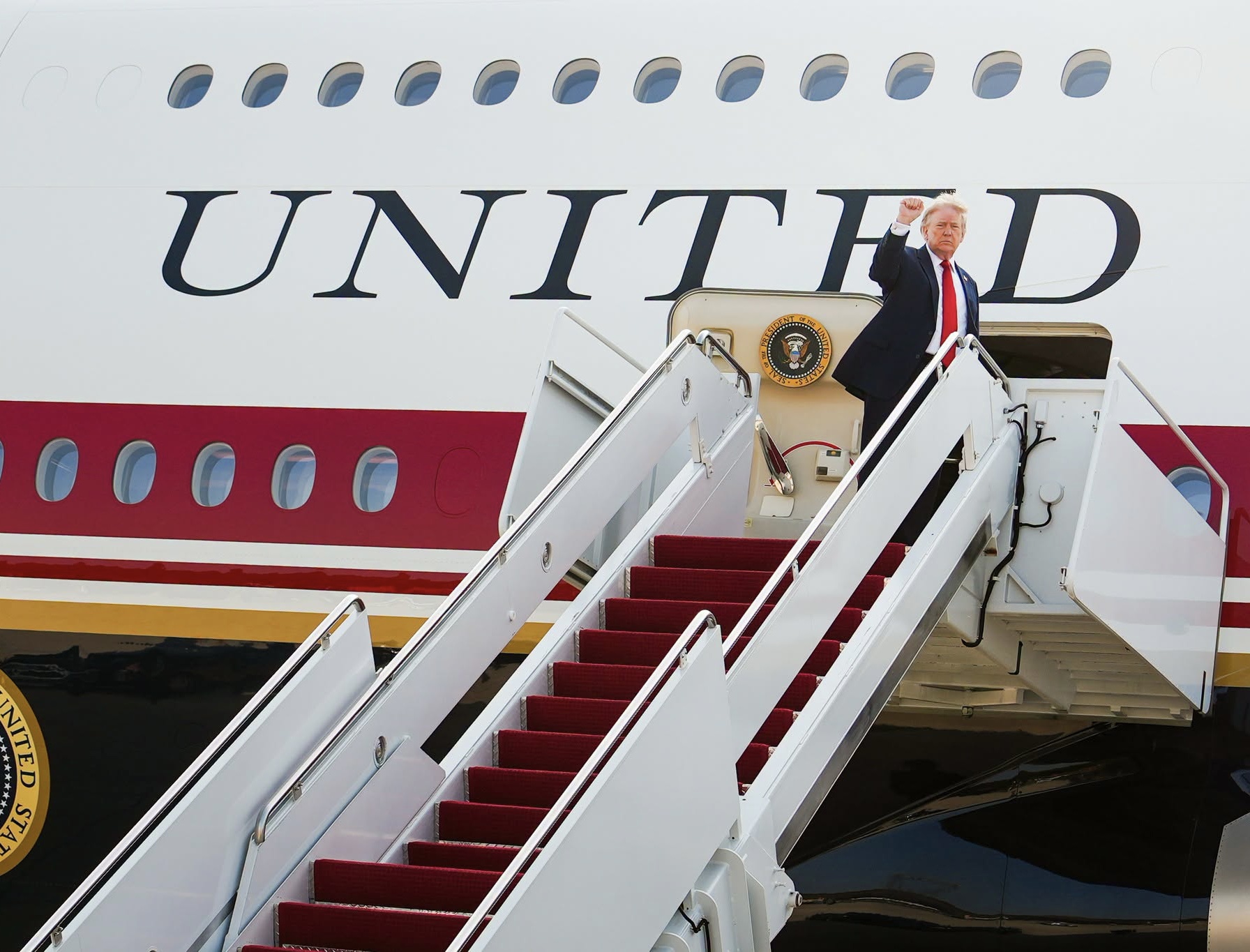Trump departs for NATO summit in Türkiye