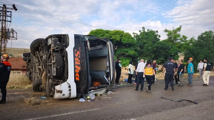 Türkiyədə FACİƏ: AVTOBUS AŞDI - 41 YARALI