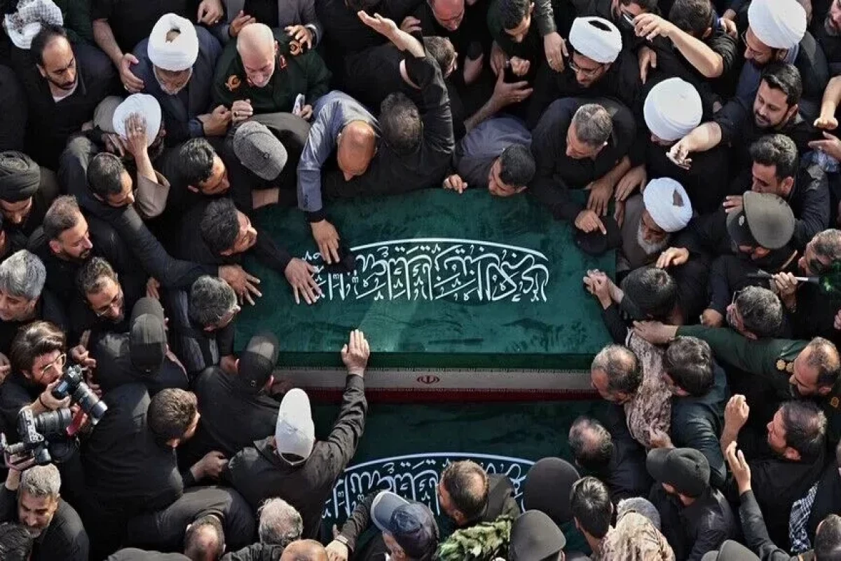 İraqda Xamenei ilə <span class="text-danger">VİDALAŞIRLAR</span>