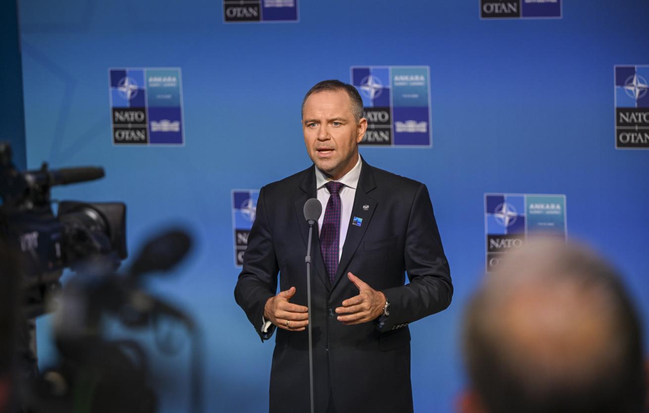 NATO sammitində Polşa-Ukrayna gərginliyi: Navrotski Zelenski ilə danışdı