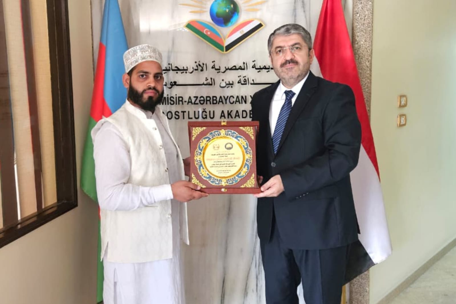 Azərbaycanlı alim Misirdə təltif edilib - FOTO