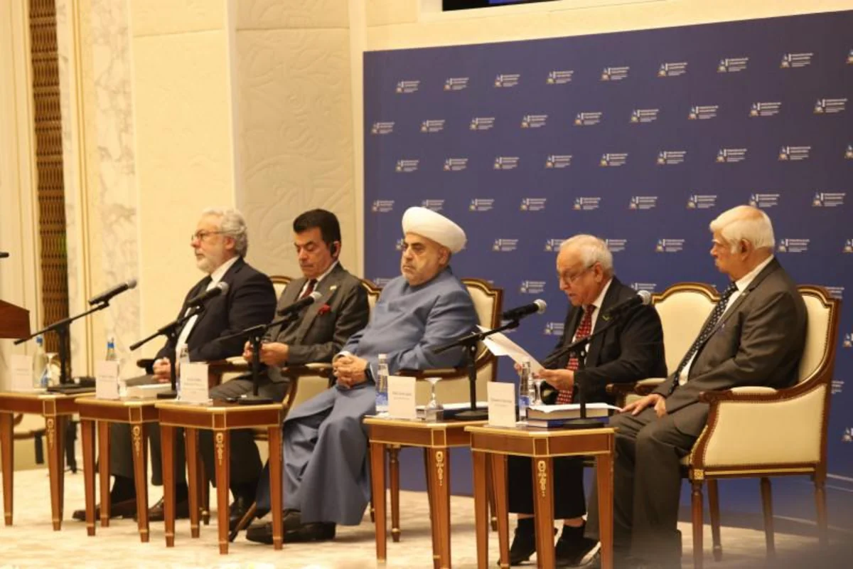 Özbəkistanda beynəlxalq forumda Allahşükür Paşazadənin kitabı təqdim olunub