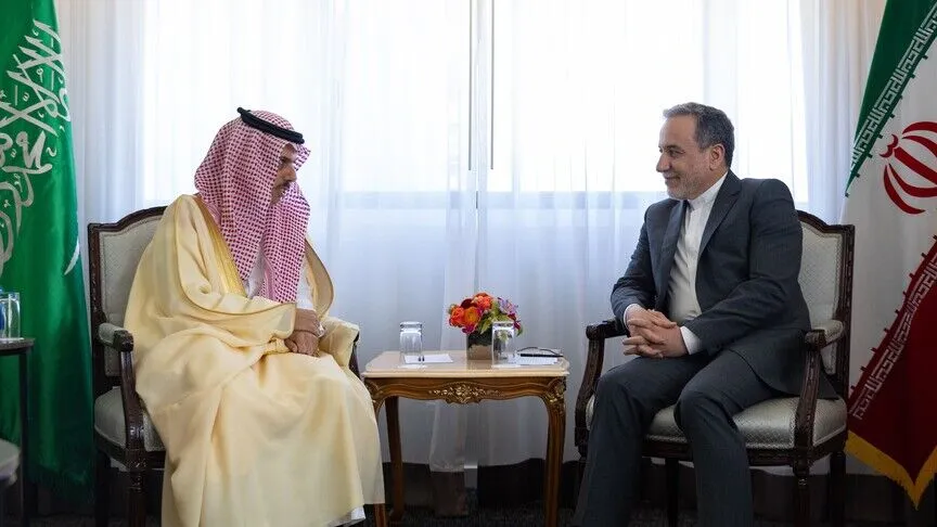 Top diplomats of Iran, Saudi Arabia discuss regional developments after US attacks