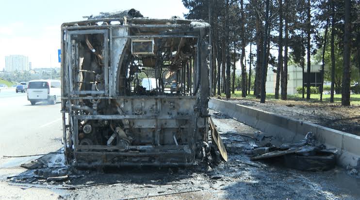Naxçıvanda avtobus yanıb
