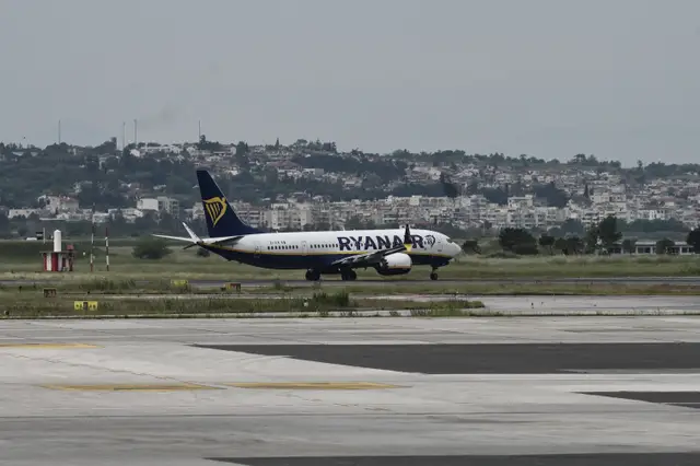 Ryanair flight returns safely to Greece after engine failure, passenger injured