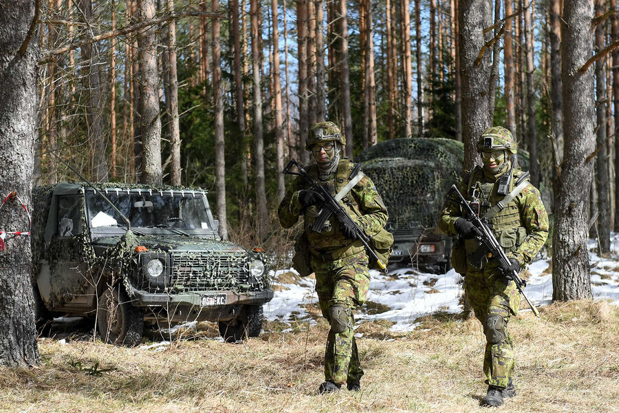 Estoniyadan Rusiya sərhədində yeni hərbi addım: Narvada baza tikilir