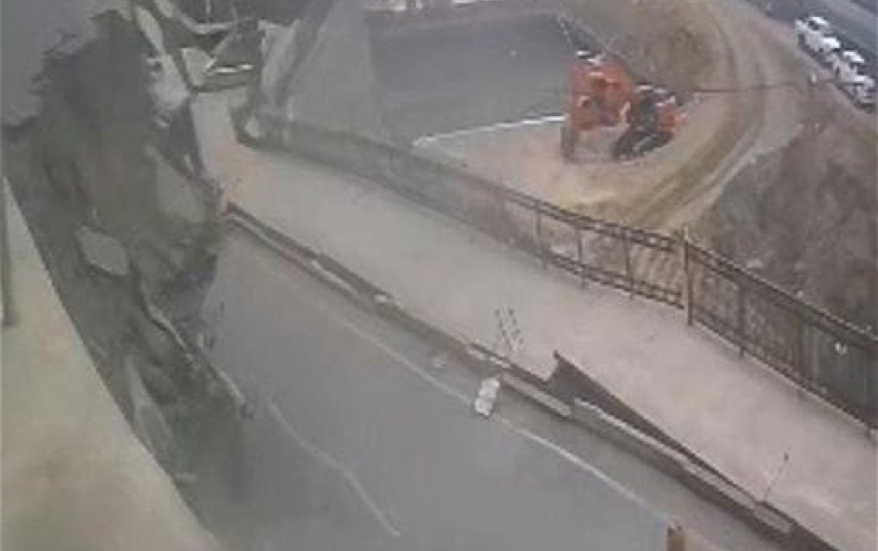 Türkiyədə yataqxananın uçan divarı yolu çökdürdü