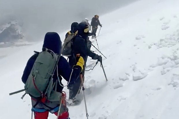 Elbrusda daha bir alpinist öldü