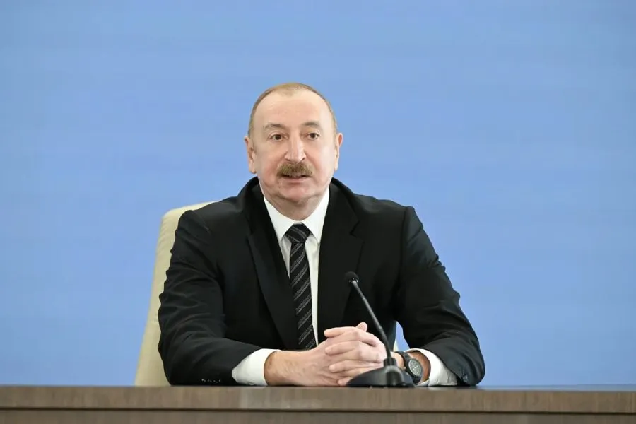 Azərbaycan Prezidenti: <span class="text-danger">"Uzun illərdir ki, Fransanın dənizaşırı əraziləri siyasətindən əziyyət çəkir"</span>