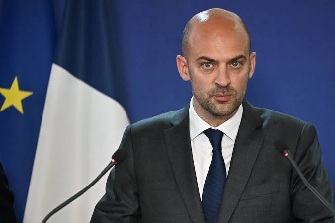 No Iran sanctions relief without clear nuclear renunciation - <span class="text-danger">France</span>
