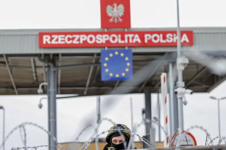 Former Polish deputy minister gives first aid kits to Russian troops fighting in Ukraine