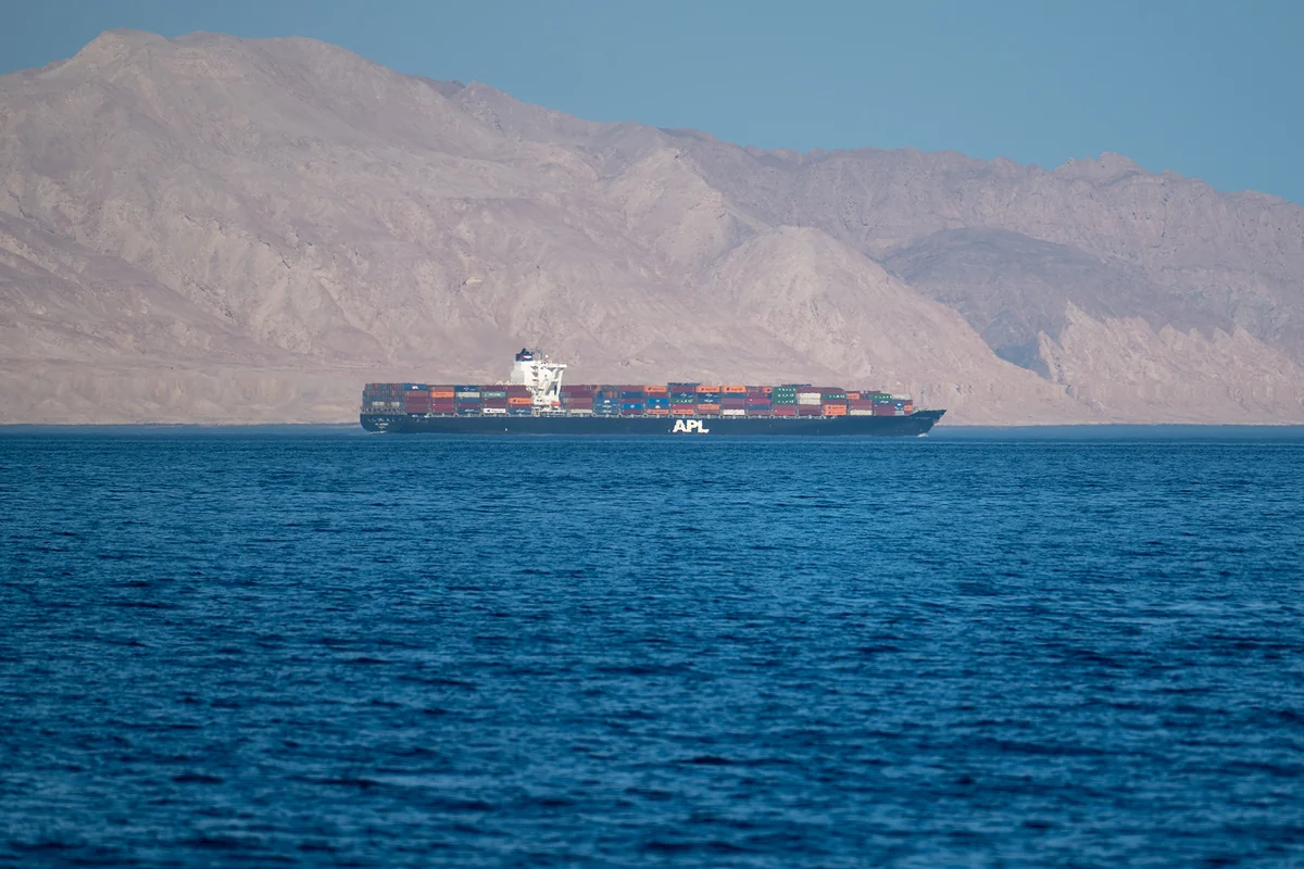 Oman sahillərində tankerə hücum edilib