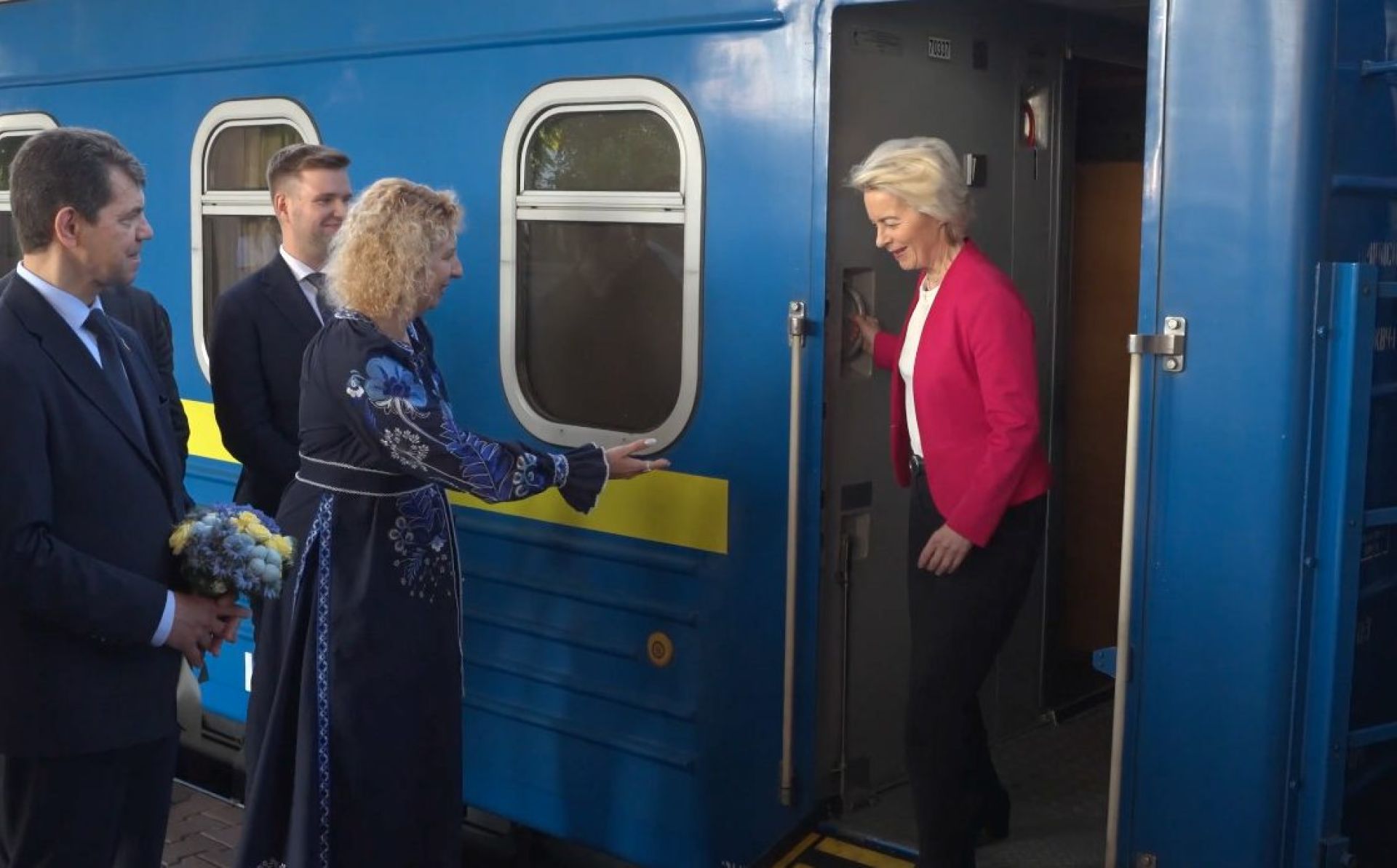 Von der Leyen Arrives in Kyiv for 11th Wartime Visit to Ukraine - VIDEO