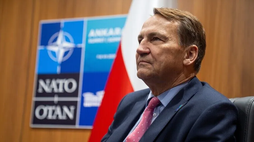 Polish foreign minister claims Russia could stage false-flag drone attack to justify strike on NATO