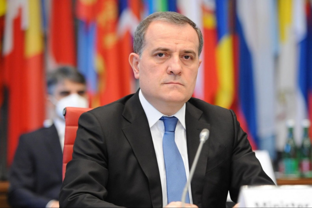 Ceyhun Bayramov Rusiyaya getdi